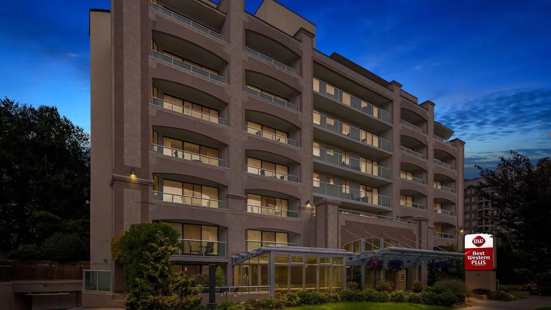 Where to Stay in Inner Harbour: 4 Best Family Hotels