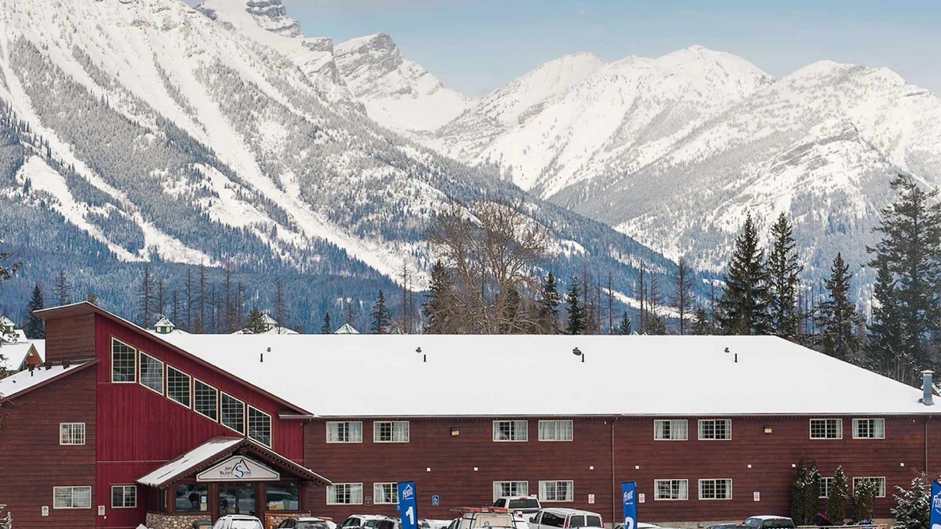 Staying Near Boomerang Triple Chair: 4 Budget Hotels Compared