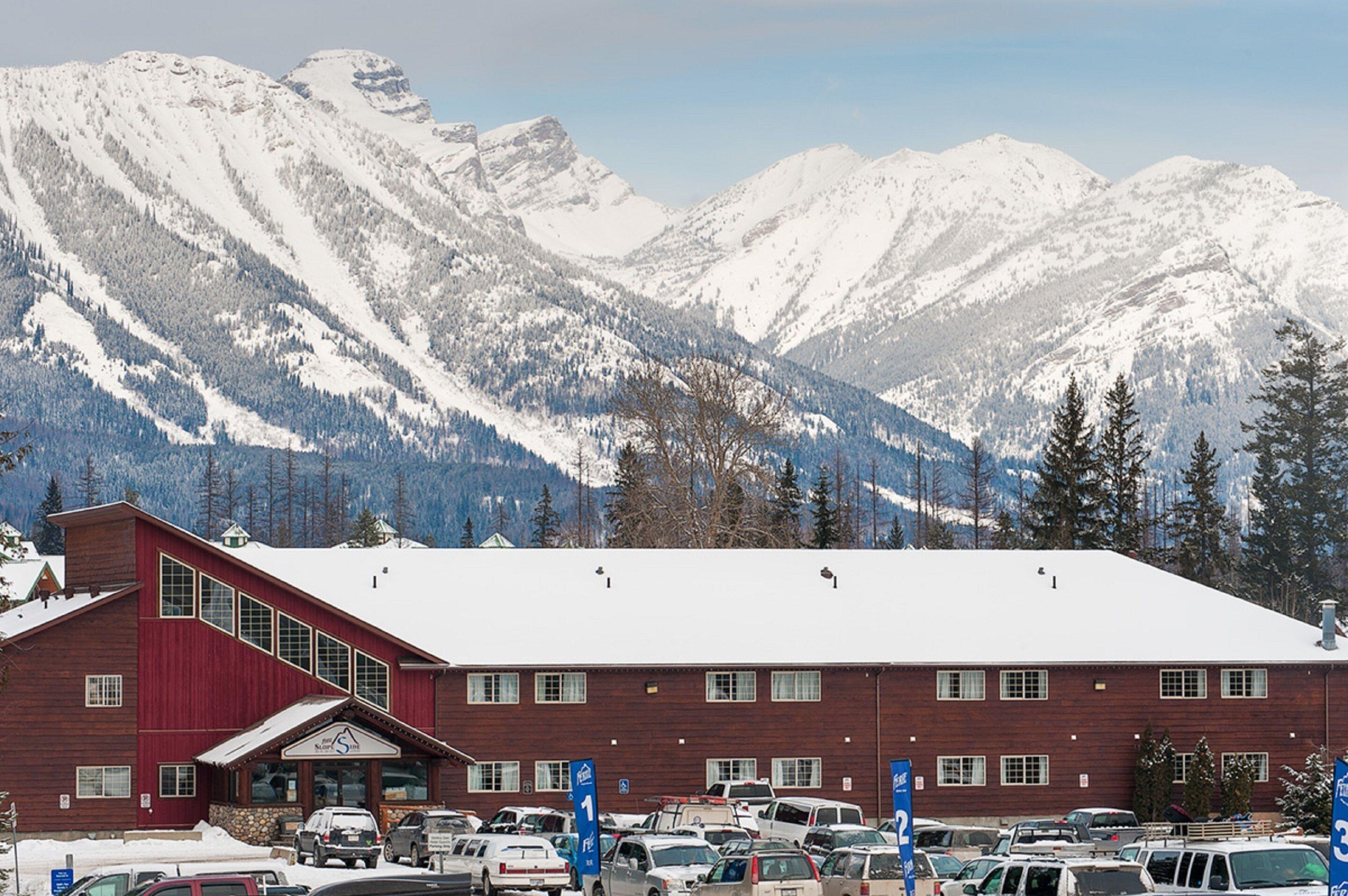 Staying Near Boomerang Triple Chair: 4 Budget Hotels Compared